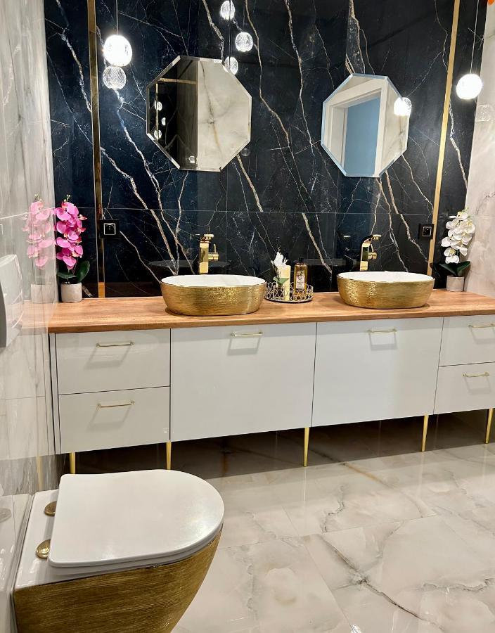 Golden Luxury Suite นอวือ ดวูร์ มาซอเวียซกี ภายนอก รูปภาพ