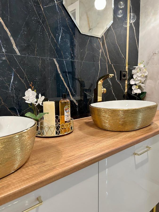Golden Luxury Suite นอวือ ดวูร์ มาซอเวียซกี ภายนอก รูปภาพ